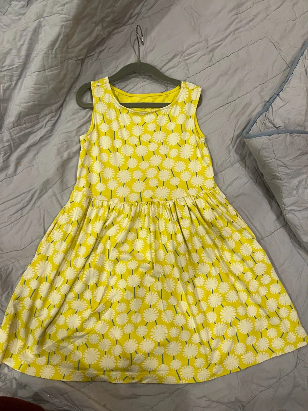 Primary dress. Size 6-7.